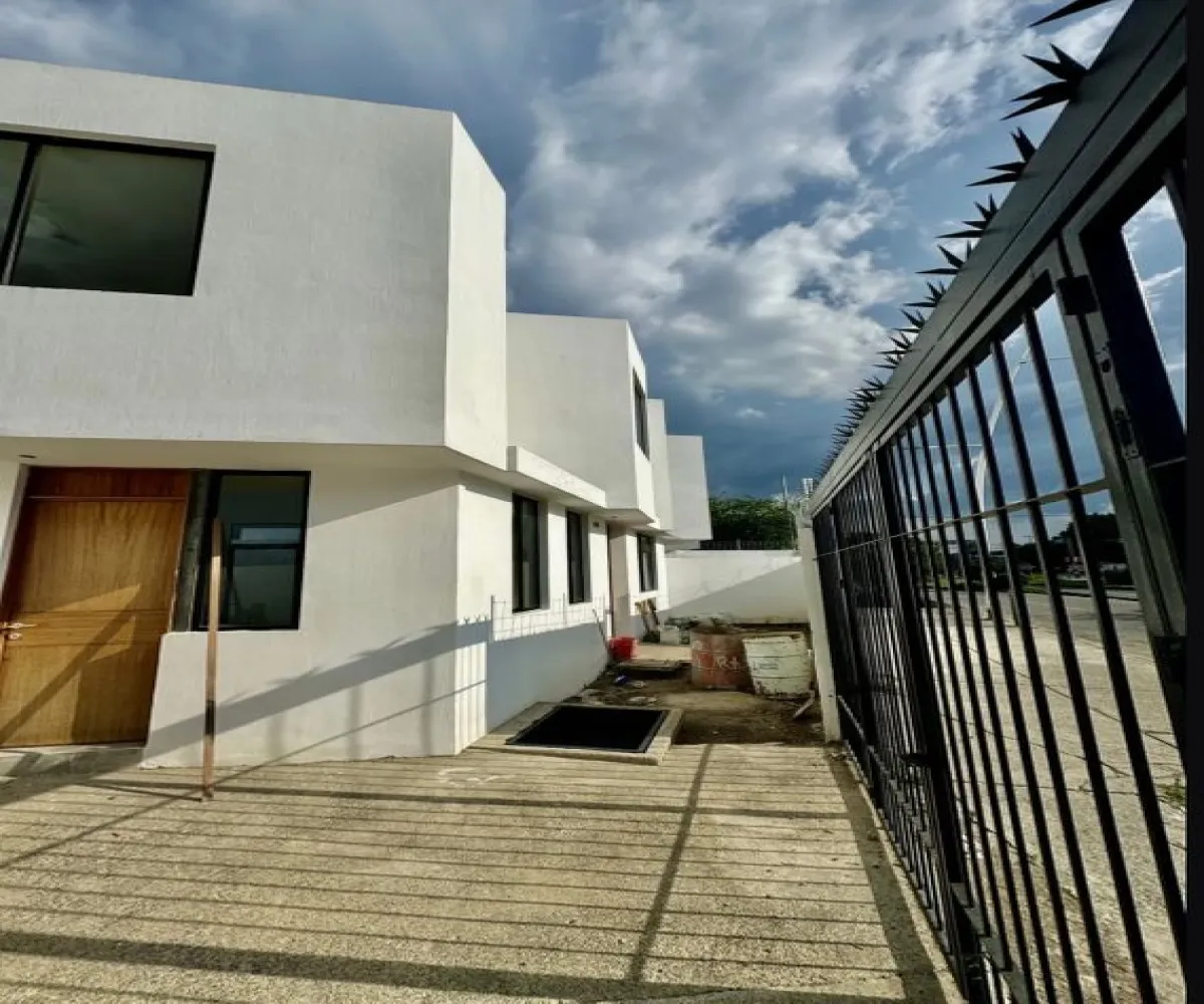 Casa En Venta,Miravalle,Avenida Fray Angelico 4469, Guadalajara, Jalisco 44990, 2 Habitaciones,1 Baño,Avenida Fray Angelico,1,pFqKnUs