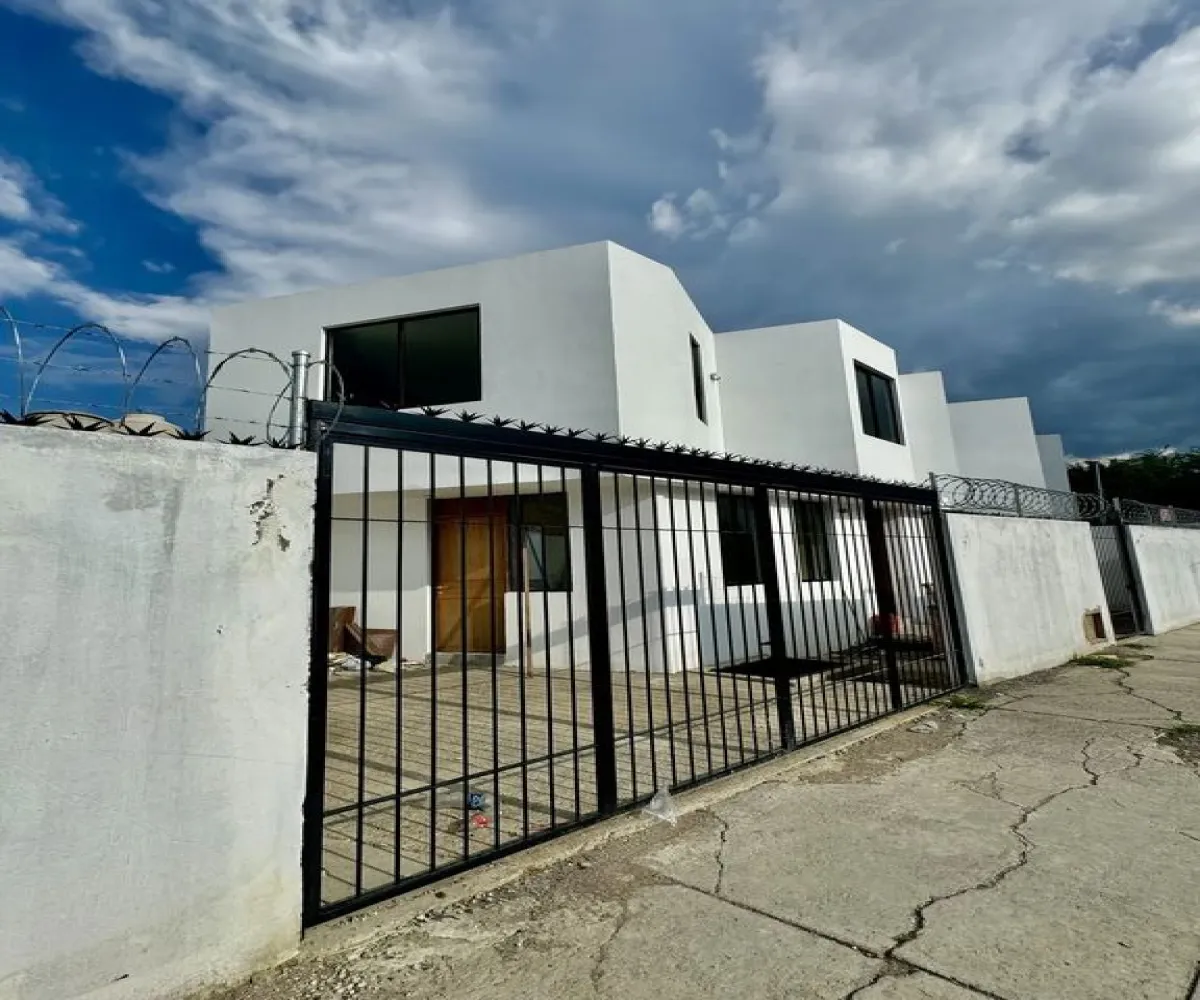 Casa En Venta,Miravalle,Avenida Fray Angelico 4469, Guadalajara, Jalisco 44990, 2 Habitaciones,1 Baño,Avenida Fray Angelico,1,pFqKnUs