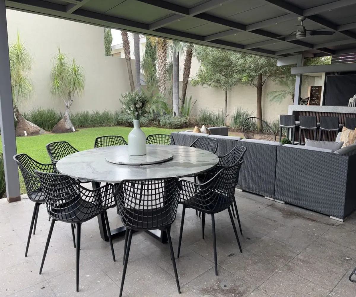 Casa En Venta,Jardín Real,Jardín de las Flores 216, Zapopan, Jalisco 45136, 3 Habitaciones,3 Baños,Jardín de las Flores,1,pXiOyKT