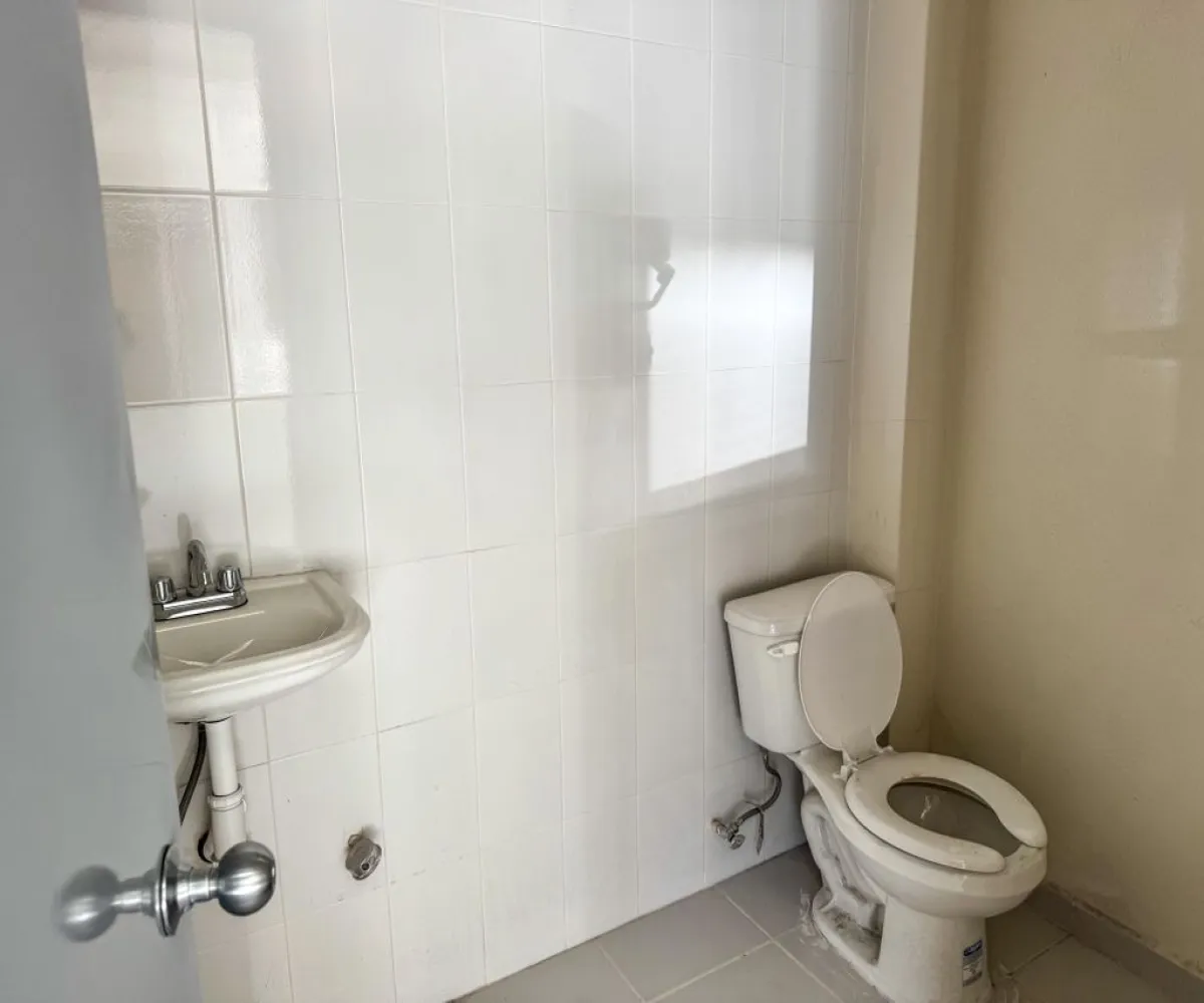 Industrial En Renta,Calle Jilgueros 1293, Zapopan, Jalisco 45134,6 Baños,Calle Jilgueros,1,pAnKYYE