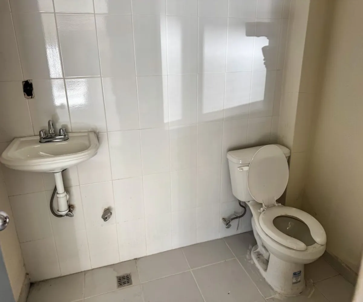 Industrial En Renta,Calle Jilgueros 1293, Zapopan, Jalisco 45134,6 Baños,Calle Jilgueros,1,pAnKYYE