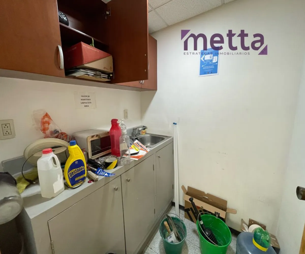 Oficina En Renta,Colomos Providencia,Avenida Patria 1725, Guadalajara, Jalisco 44660,1 Baño,Avenida Patria,5,pADPbsV