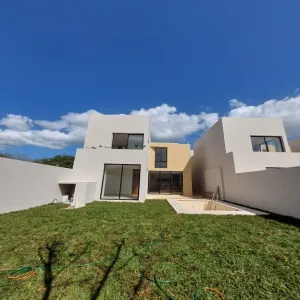 Casa En Venta,Carretera Chicxulub Puerto S/N, Conkal, Yucatán 97345, 4 Habitaciones,5 Baños,Carretera Chicxulub Puerto,1,pxEOXUr