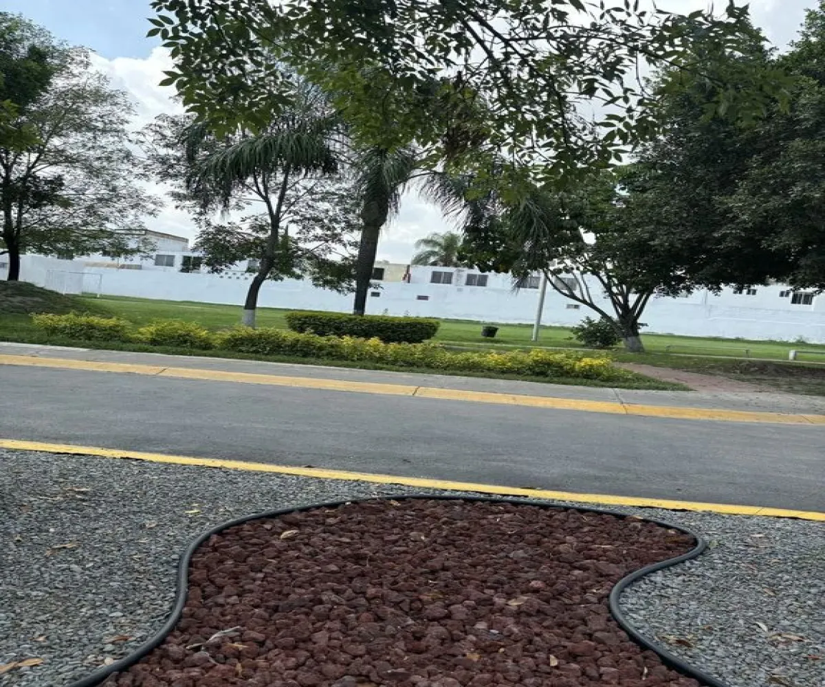 Casa En Venta,Circuito del Abeto 118, Tlajomulco de Zúñiga, Jalisco 45654, 3 Habitaciones,2 Baños,Circuito del Abeto,2,plooy5A