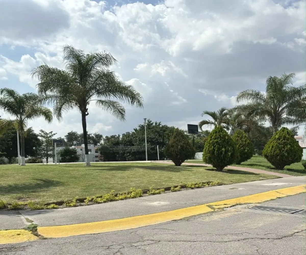 Casa En Venta,Circuito del Abeto 118, Tlajomulco de Zúñiga, Jalisco 45654, 3 Habitaciones,2 Baños,Circuito del Abeto,2,plooy5A