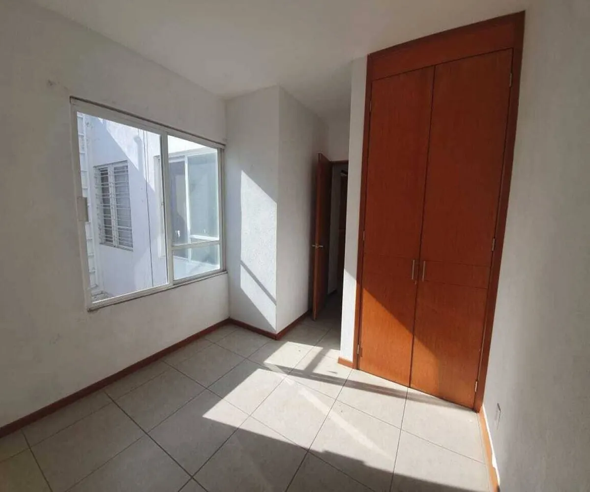 Casa En Venta,Parques del Bosquqe,Calle del Bosque 357, San Pedro Tlaquepaque, Jalisco 45597, 3 Habitaciones,2 Baños,Calle del Bosque,1,pS2kqX9 Casa En Venta,Parques del Bosquqe,Calle del Bosque 357, San Pedro Tlaquepaque, Jalisco 45597, 3 Habitaciones,2 Baños,Calle del Bosque,1,pS2kqX9