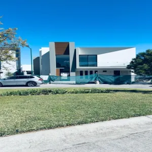 Casa En Venta,San Juan de Ocotán,Avenida Vallarta Eje Poniente 2701, Zapopan, Jalisco 45222, 4 Habitaciones,5 Baños,Avenida Vallarta Eje Poniente,1,pmlMID8