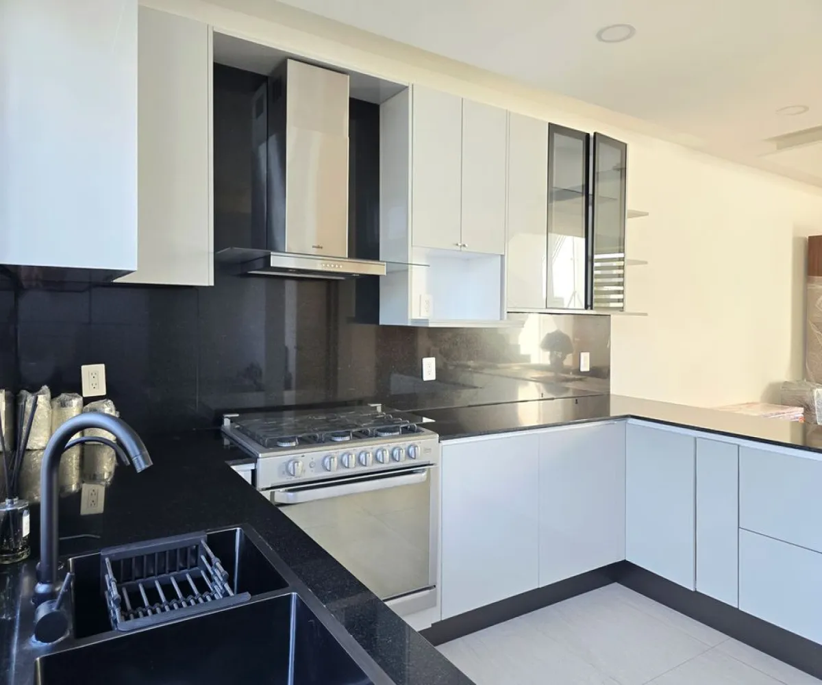 Casa En Venta,Solares Residencial,Avenida Paseo DE LA LUNA 933 133, Zapopan, Jalisco 45134, 4 Habitaciones,4 Baños,Avenida Paseo DE LA LUNA 933,2,pwYWVEE