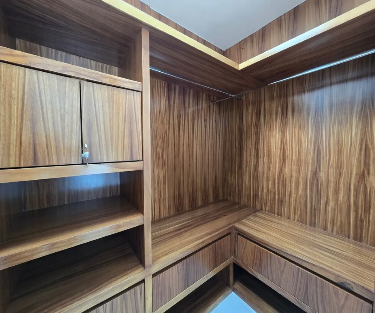 Casa En Venta,Solares Residencial,Avenida Paseo DE LA LUNA 933 133, Zapopan, Jalisco 45134, 4 Habitaciones,4 Baños,Avenida Paseo DE LA LUNA 933,2,pwYWVEE