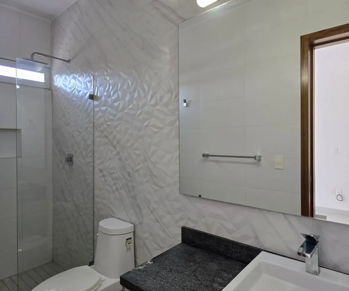 Casa En Venta,Solares Residencial,Avenida Paseo DE LA LUNA 933 133, Zapopan, Jalisco 45134, 4 Habitaciones,4 Baños,Avenida Paseo DE LA LUNA 933,2,pwYWVEE