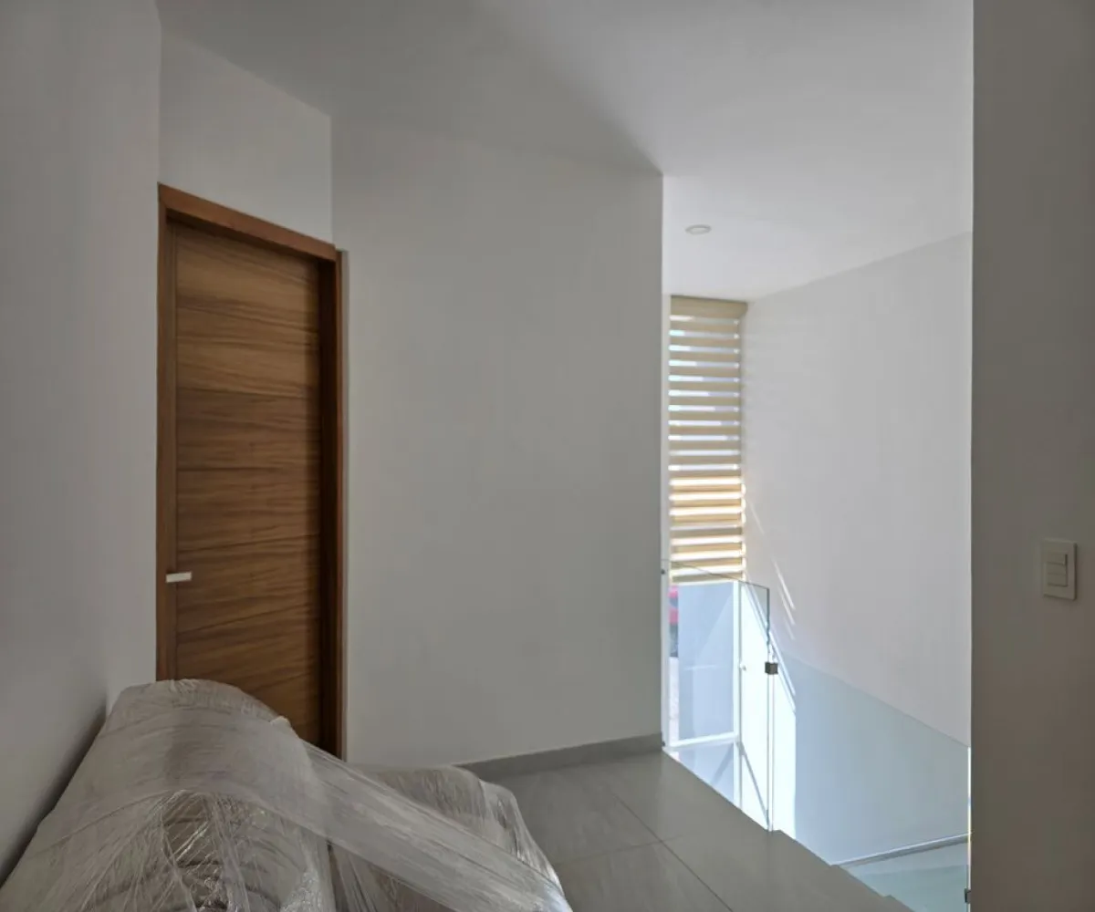 Casa En Venta,Solares Residencial,Avenida Paseo DE LA LUNA 933 133, Zapopan, Jalisco 45134, 4 Habitaciones,4 Baños,Avenida Paseo DE LA LUNA 933,2,pwYWVEE