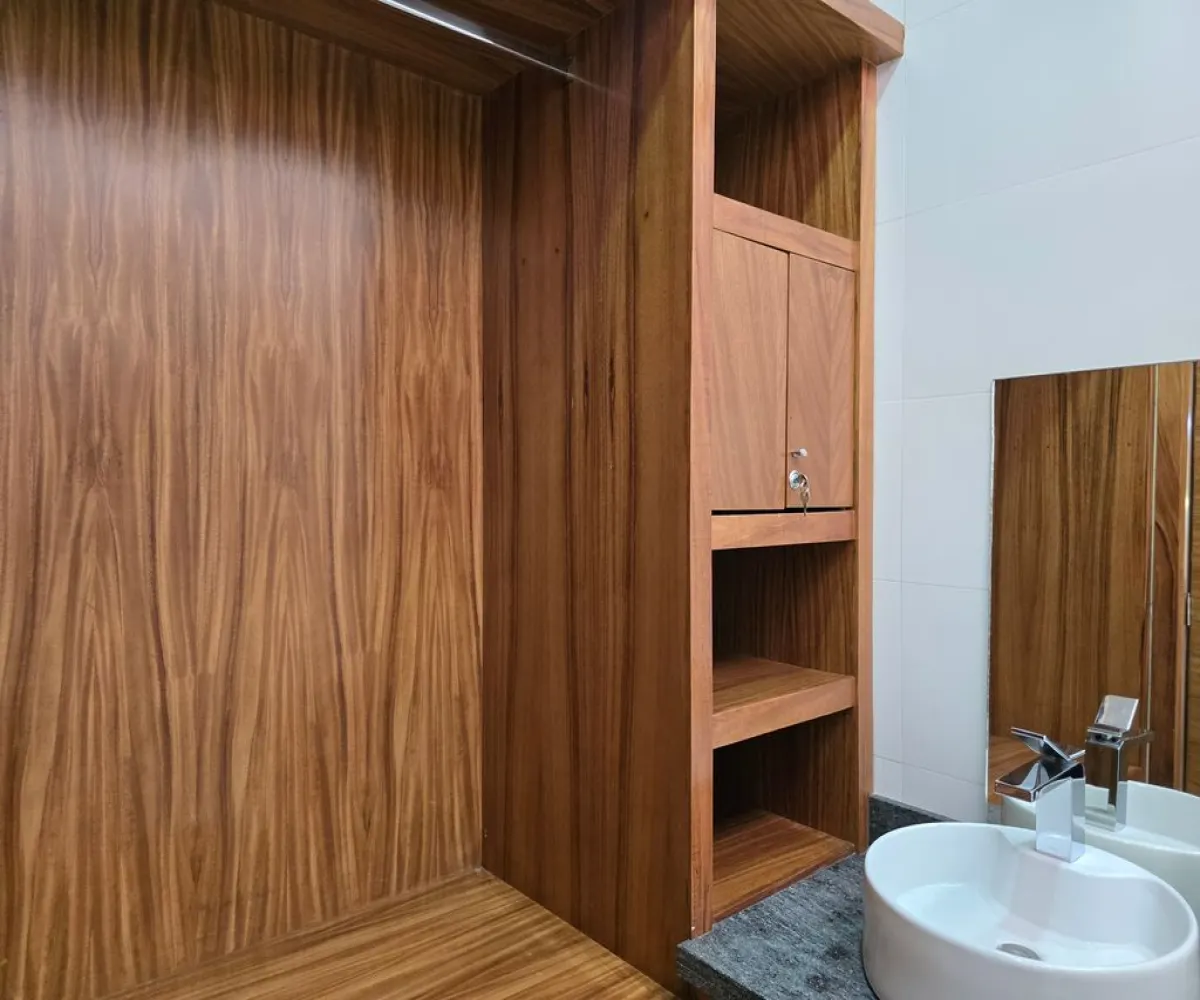 Casa En Venta,Solares Residencial,Avenida Paseo DE LA LUNA 933 133, Zapopan, Jalisco 45134, 4 Habitaciones,4 Baños,Avenida Paseo DE LA LUNA 933,2,pwYWVEE