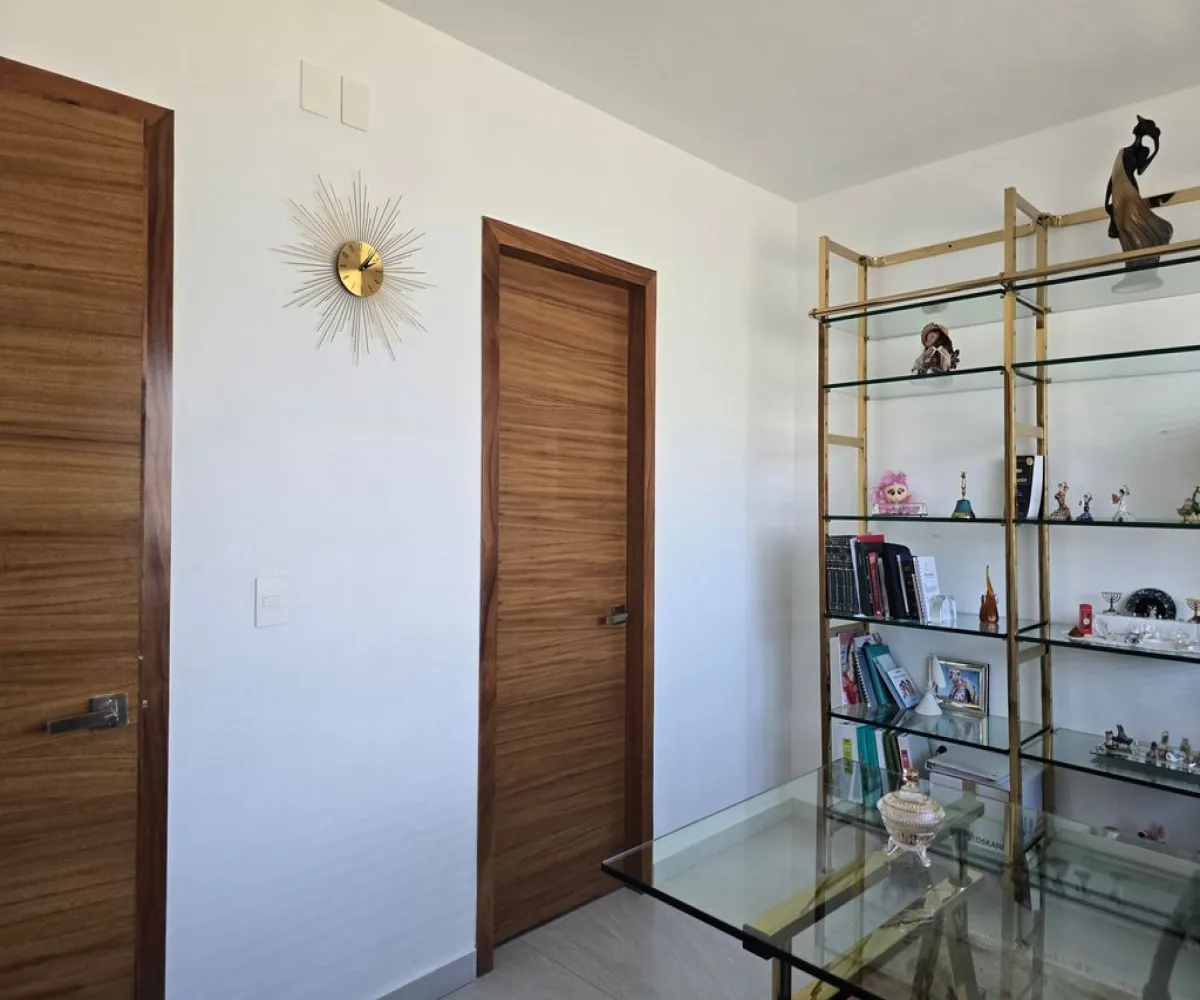 Casa En Venta,Zona Real,Avenida Paseo de La Luna 933, Zapopan, Jalisco 45134, 3 Habitaciones,3 Baños,Avenida Paseo de La Luna,1,pgbdww5