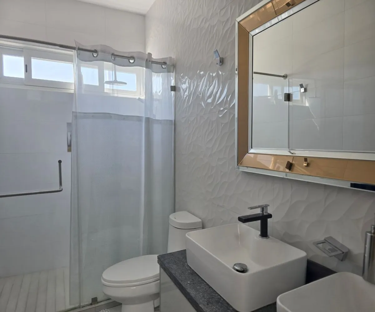 Casa En Venta,Zona Real,Avenida Paseo de La Luna 933, Zapopan, Jalisco 45134, 3 Habitaciones,3 Baños,Avenida Paseo de La Luna,1,pgbdww5