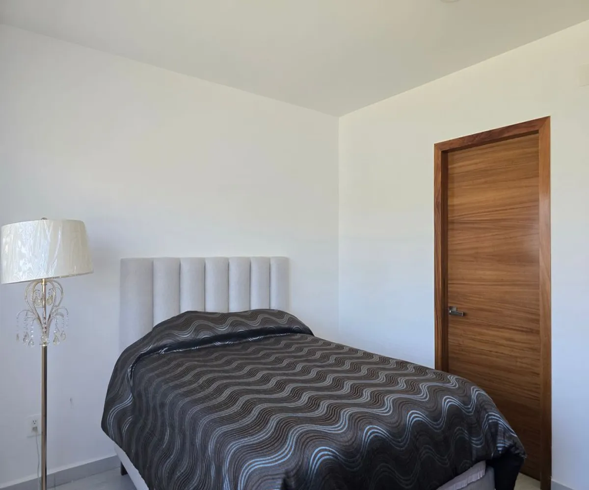 Casa En Venta,Zona Real,Avenida Paseo de La Luna 933, Zapopan, Jalisco 45134, 3 Habitaciones,3 Baños,Avenida Paseo de La Luna,1,pgbdww5