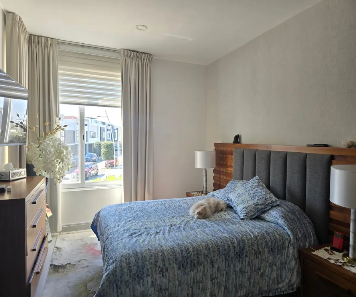 Casa En Venta,Zona Real,Avenida Paseo de La Luna 933, Zapopan, Jalisco 45134, 3 Habitaciones,3 Baños,Avenida Paseo de La Luna,1,pgbdww5