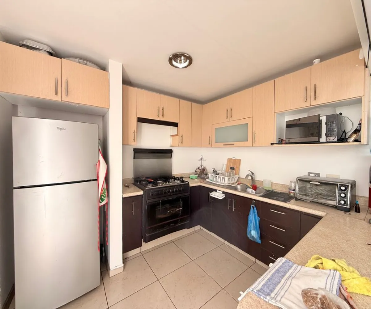 Casa En Venta,Bosque real,Boulevard la Loma 1000, Tlajomulco de Zúñiga, Jalisco 46640, 3 Habitaciones,3 Baños,Boulevard la Loma,2,pd5sjg8