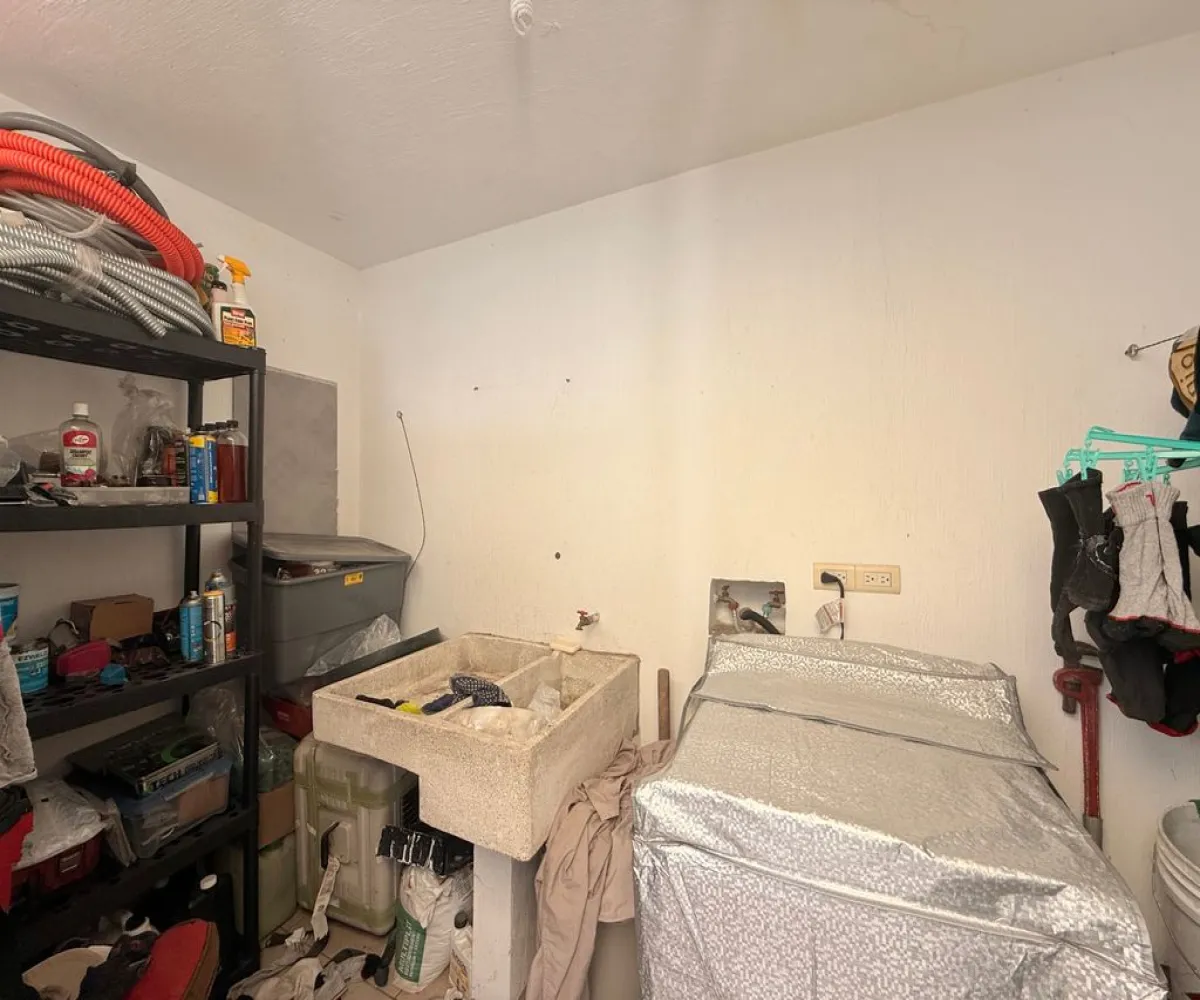 Casa En Venta,Bosque real,Boulevard la Loma 1000, Tlajomulco de Zúñiga, Jalisco 46640, 3 Habitaciones,3 Baños,Boulevard la Loma,2,pd5sjg8