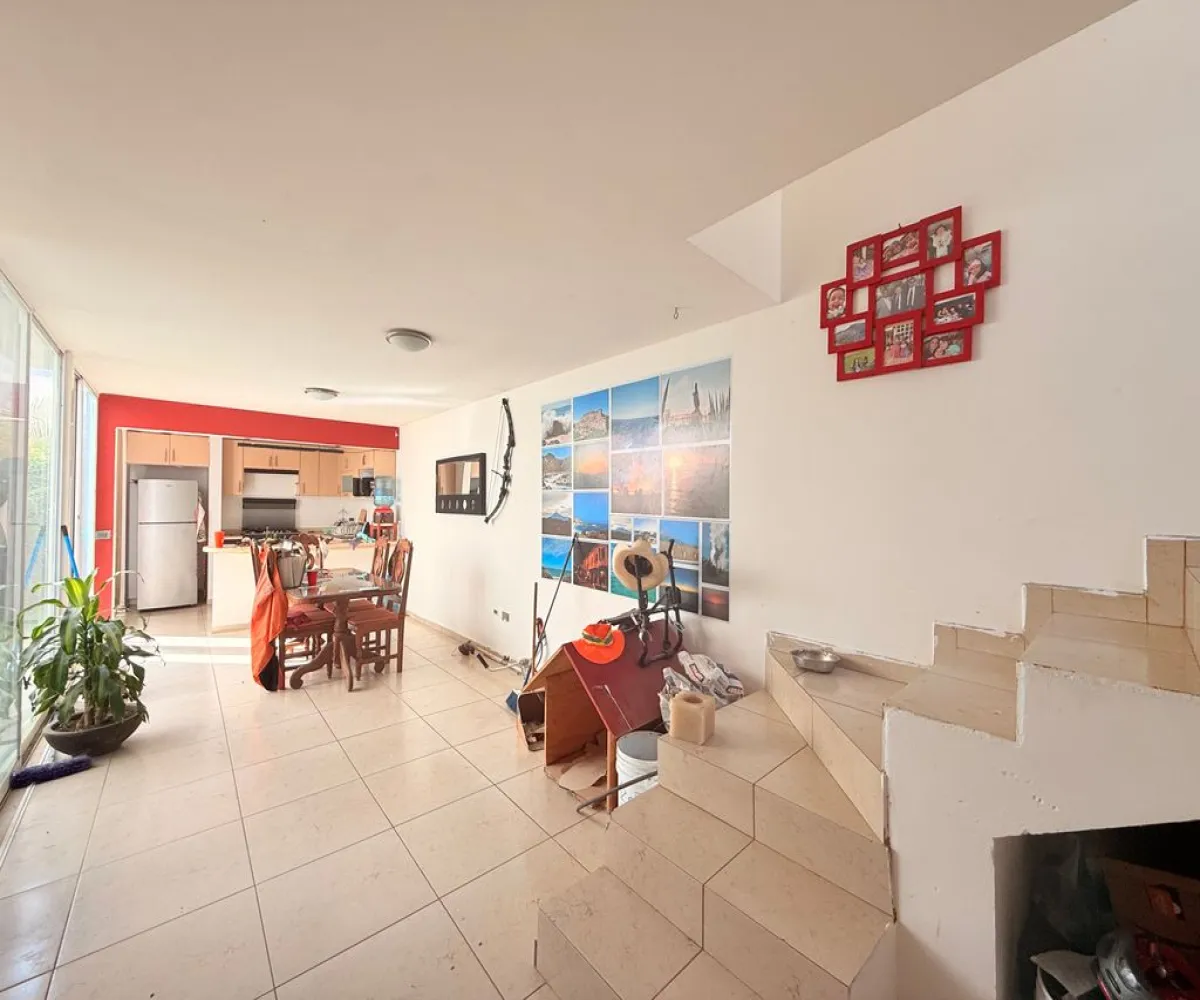 Casa En Venta,Bosque real,Boulevard la Loma 1000, Tlajomulco de Zúñiga, Jalisco 46640, 3 Habitaciones,3 Baños,Boulevard la Loma,2,pd5sjg8