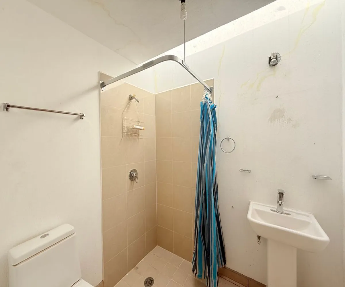 Casa En Venta,Bosque real,Boulevard la Loma 1000, Tlajomulco de Zúñiga, Jalisco 46640, 3 Habitaciones,3 Baños,Boulevard la Loma,2,pd5sjg8