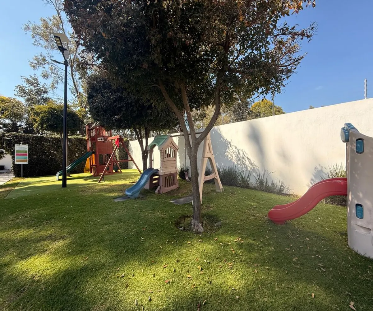 Casa En Venta,Bosque real,Boulevard la Loma 1000, Tlajomulco de Zúñiga, Jalisco 46640, 3 Habitaciones,3 Baños,Boulevard la Loma,2,pd5sjg8