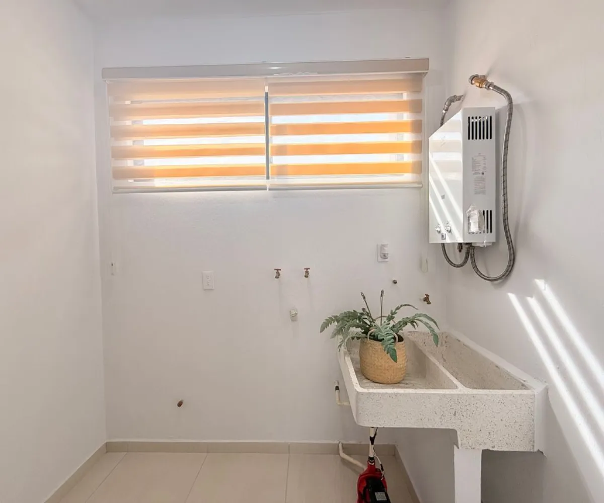 Casa En Venta,Cortijo de San Agustín,Camino de los Girasoles 1, Tlajomulco de Zúñiga, Jalisco 45645, 3 Habitaciones,2 Baños,Camino de los Girasoles,3,pdvfNWt