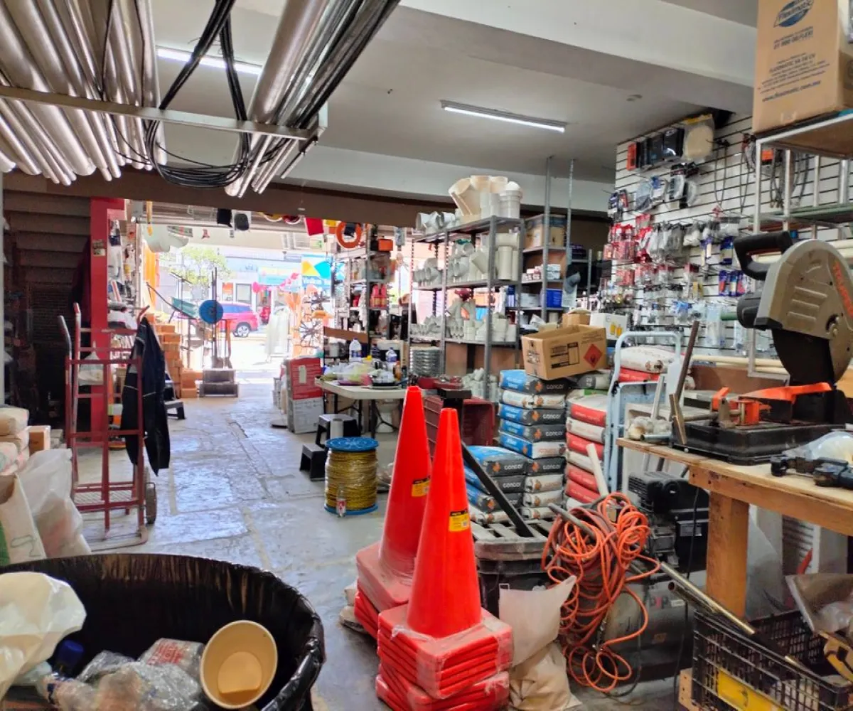 Local En Venta,Las Águilas,Avenida Sierra de Mazamitla 5742, Zapopan, Jalisco 45080,2 Baños,Avenida Sierra de Mazamitla,2,psFTPO0 Local En Venta,Las Águilas,Avenida Sierra de Mazamitla 5742, Zapopan, Jalisco 45080,2 Baños,Avenida Sierra de Mazamitla,2,psFTPO0