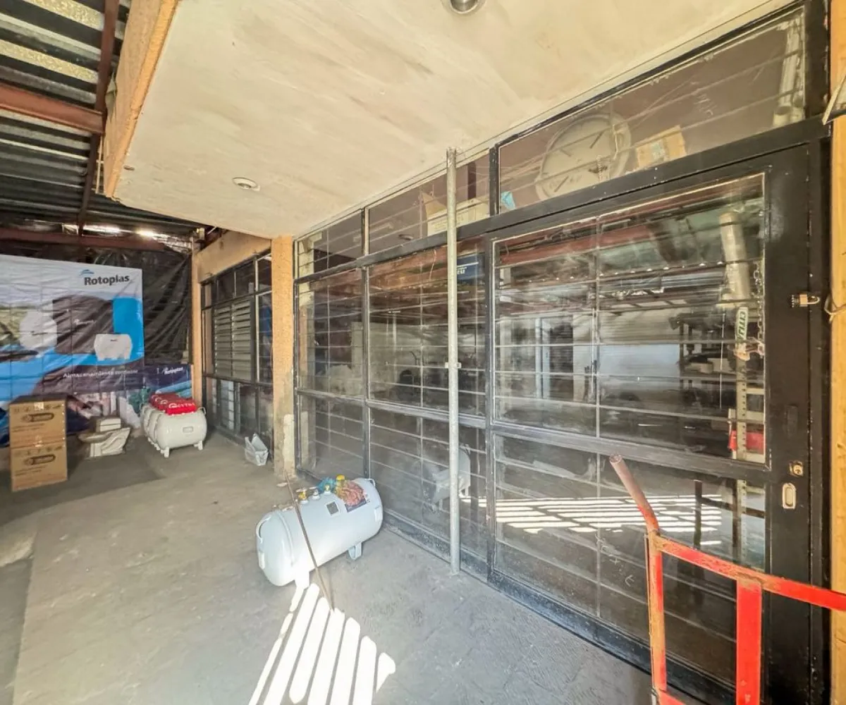 Local En Renta,Moderna,Avenida Circunvalación Agustín Yáñez S/N, Guadalajara, Jalisco 44190,2 Baños,Avenida Circunvalación Agustín Yáñez,1,pjriTcs