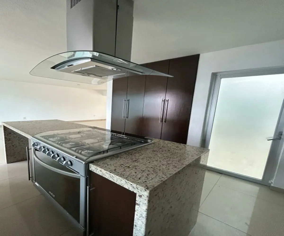 Casa En Venta,Santa Ana Tepetitlán,Boulevard Bosques de Santa Anita 2200, Tlajomulco de Zúñiga, Jalisco 45650, 4 Habitaciones,5 Baños,Boulevard Bosques de Santa Anita,1,pKcr2os
