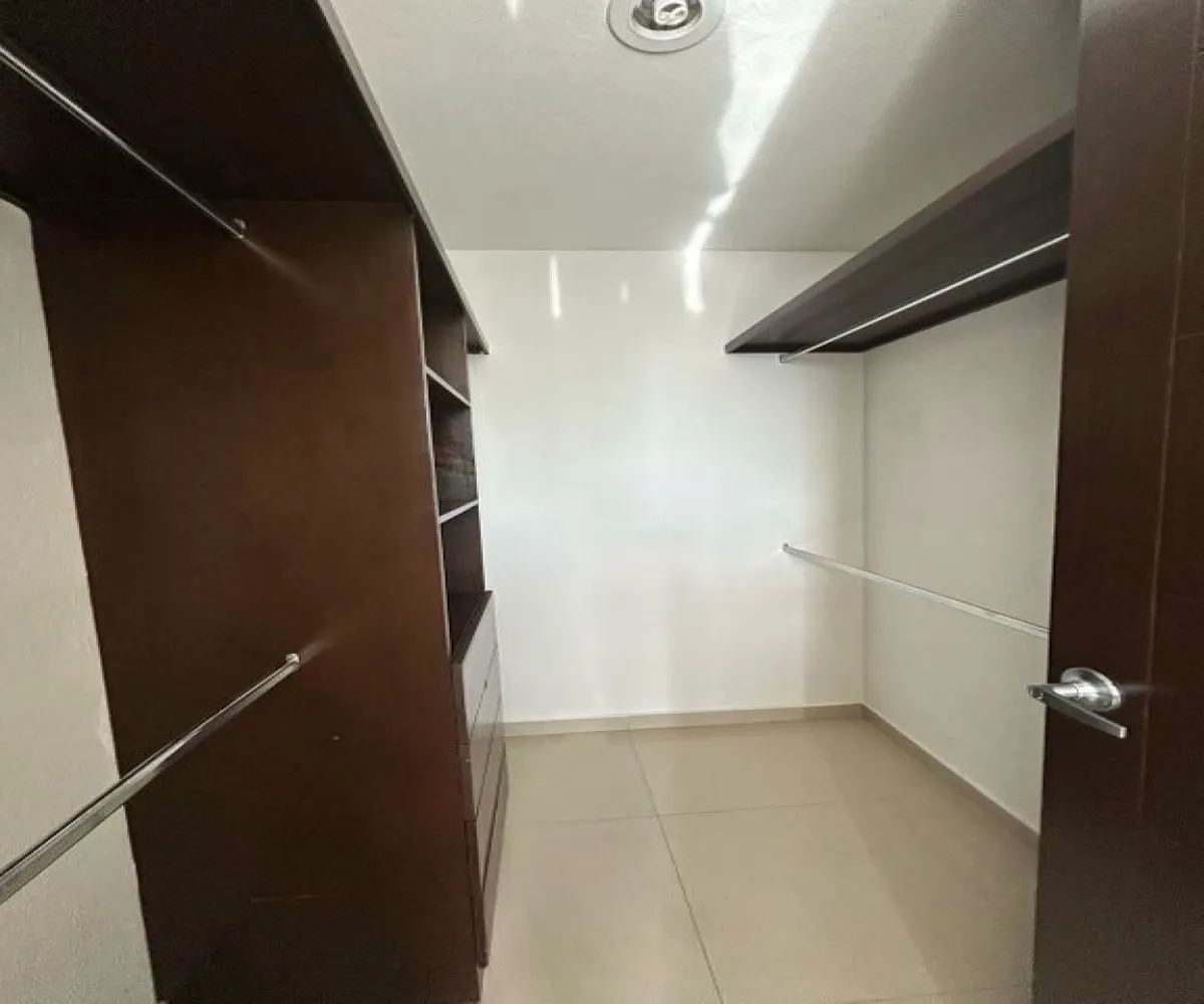 Casa En Venta,Santa Ana Tepetitlán,Boulevard Bosques de Santa Anita 2200, Tlajomulco de Zúñiga, Jalisco 45650, 4 Habitaciones,5 Baños,Boulevard Bosques de Santa Anita,1,pKcr2os