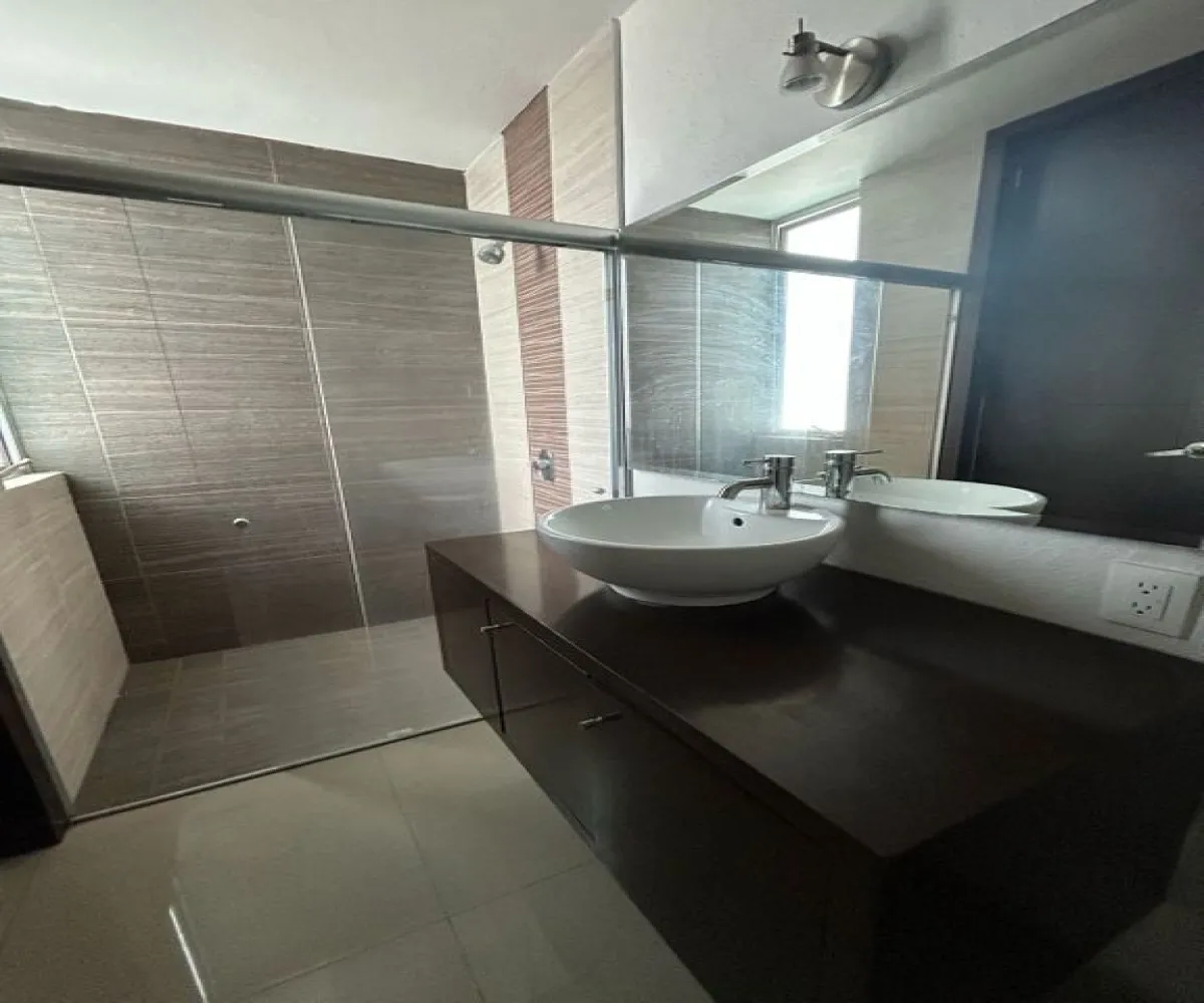 Casa En Venta,Santa Ana Tepetitlán,Boulevard Bosques de Santa Anita 2200, Tlajomulco de Zúñiga, Jalisco 45650, 4 Habitaciones,5 Baños,Boulevard Bosques de Santa Anita,1,pKcr2os