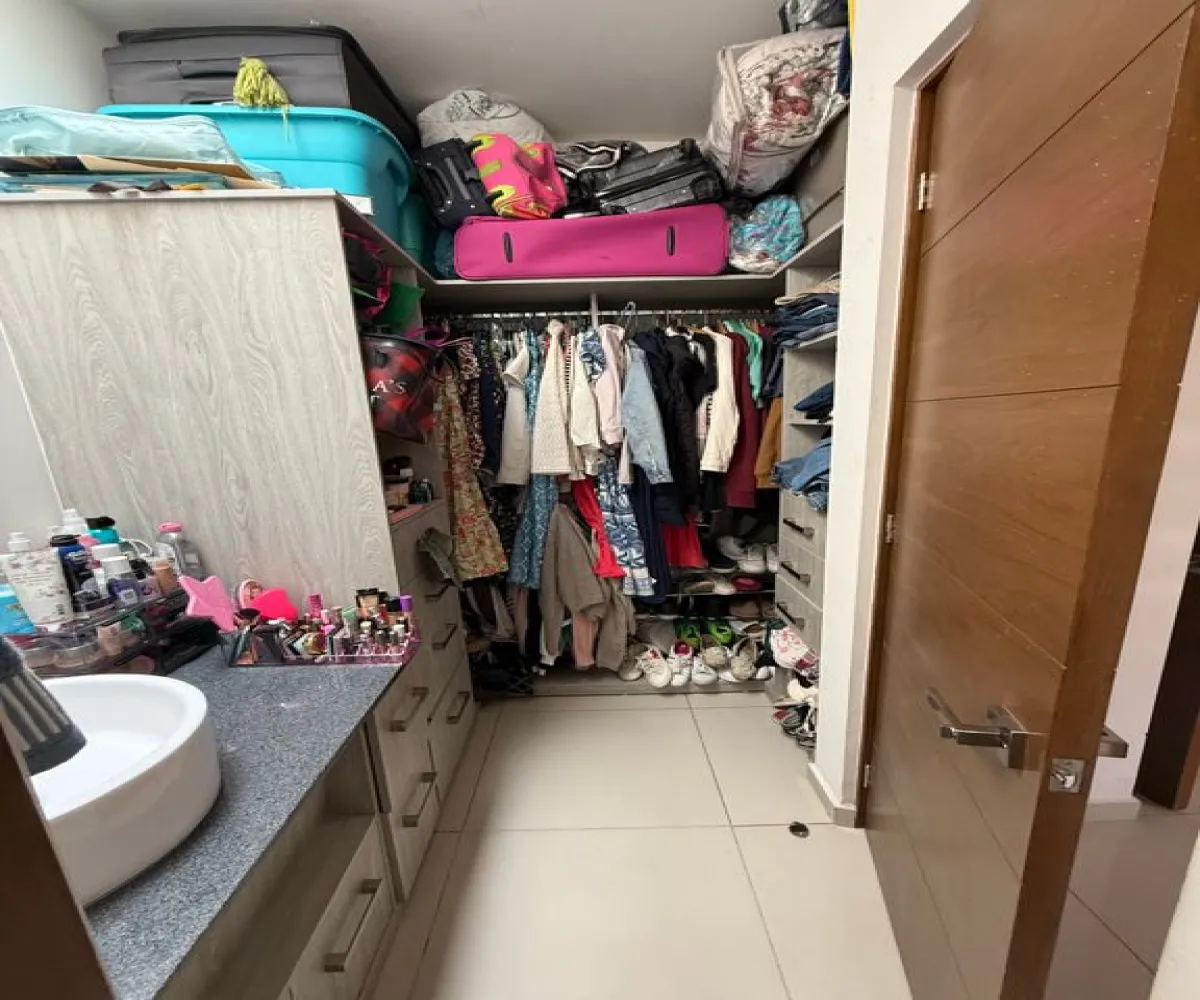 Casa En Venta,Aurea Residencial,Avenida Camino Real a Colima 445, San Pedro Tlaquepaque, Jalisco 45602, 3 Habitaciones,2 Baños,Avenida Camino Real a Colima,1,pDGbNt8