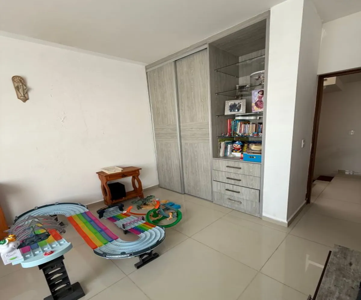 Casa En Venta,Aurea Residencial,Avenida Camino Real a Colima 445, San Pedro Tlaquepaque, Jalisco 45602, 3 Habitaciones,2 Baños,Avenida Camino Real a Colima,1,pDGbNt8