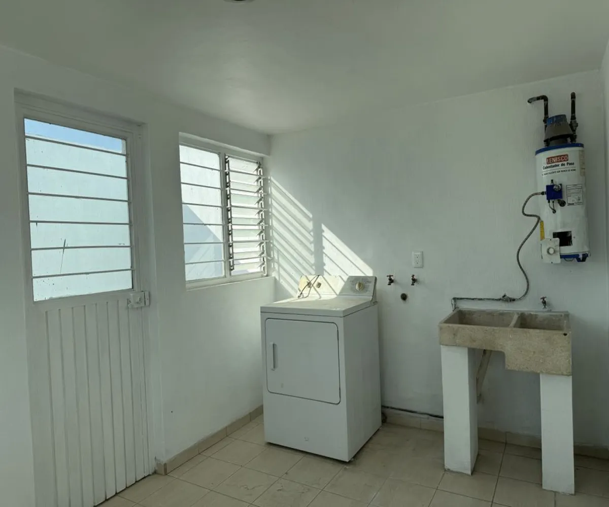 Casa En Venta,Prados de Santa María,Olmos 210, San Pedro Tlaquepaque, Jalisco 45601, 3 Habitaciones,2 Baños,Olmos,3,p5ZVHe4