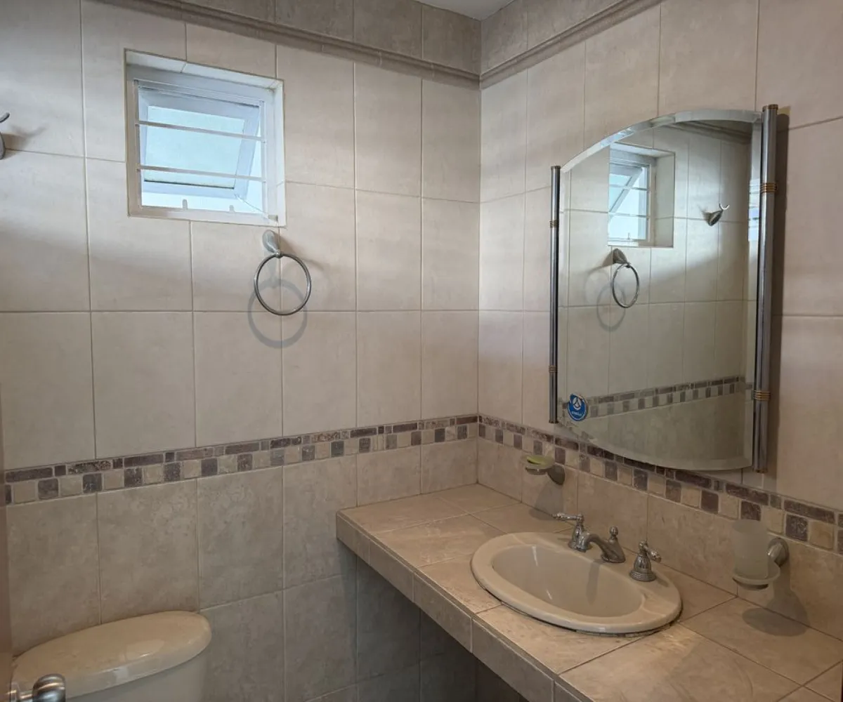 Casa En Venta,Prados de Santa María,Olmos 210, San Pedro Tlaquepaque, Jalisco 45601, 3 Habitaciones,2 Baños,Olmos,3,p5ZVHe4