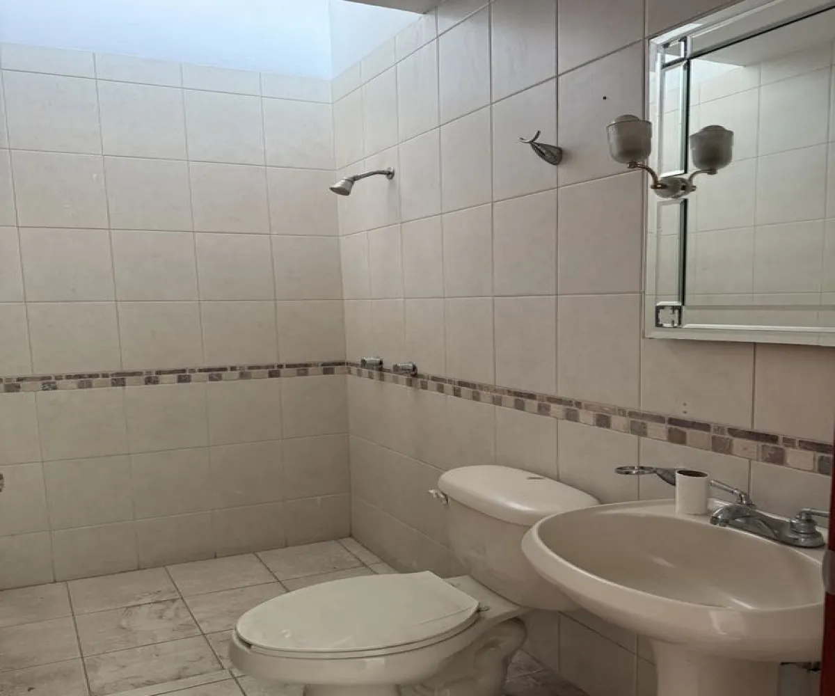 Casa En Venta,Prados de Santa María,Olmos 210, San Pedro Tlaquepaque, Jalisco 45601, 3 Habitaciones,2 Baños,Olmos,3,p5ZVHe4