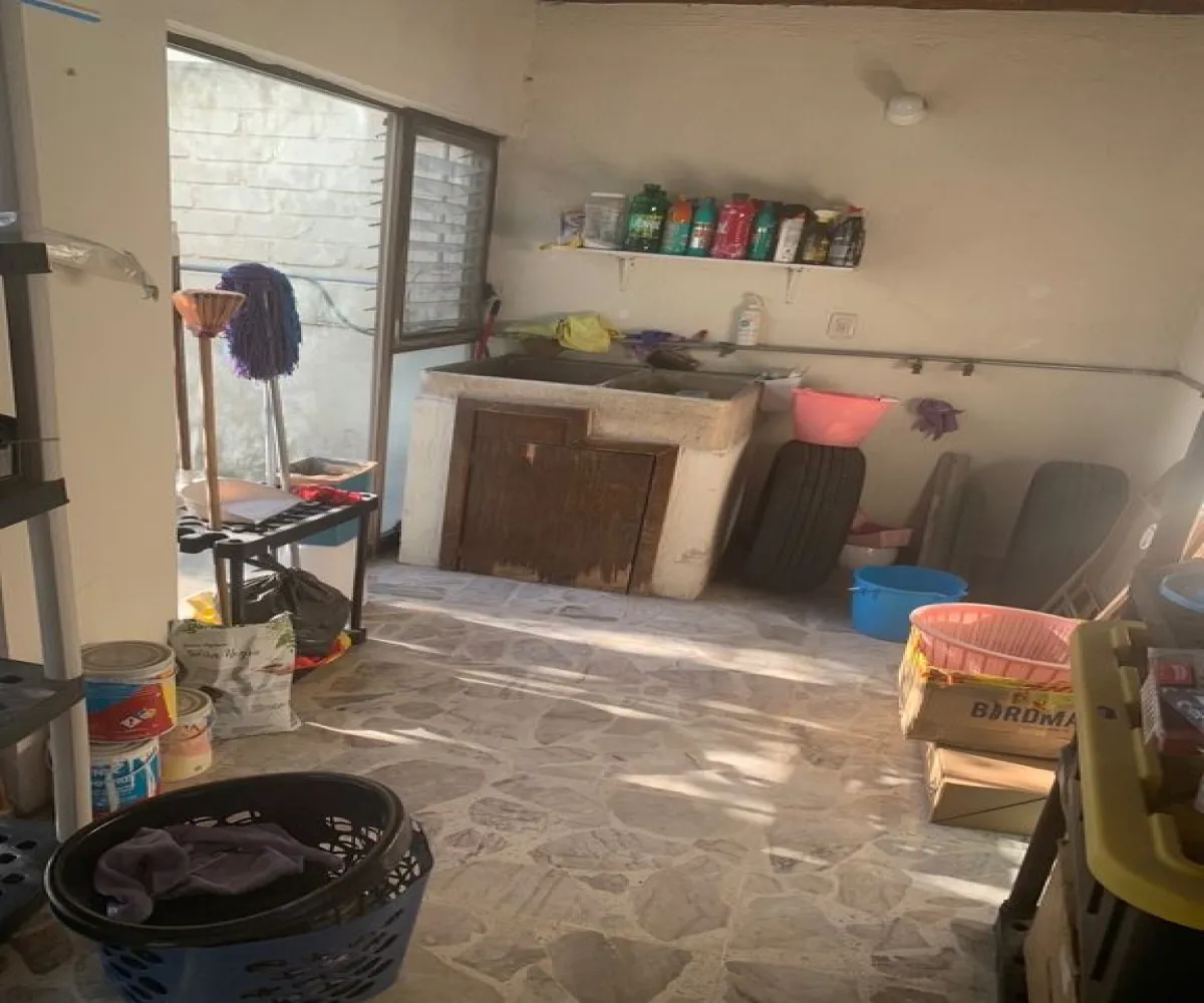 Casa En Venta,Pinar de la Venta,Calle Pedro Moreno 64, Zapopan, Jalisco 45226, 3 Habitaciones,1 Baño,Calle Pedro Moreno,1,pGOb55Q