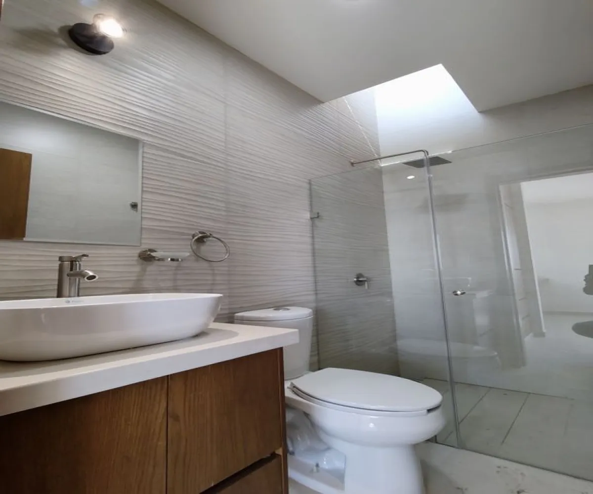 Casa En Venta,Tlaquepaque,Av. De los Bosques S/N 53, San Pedro Tlaquepaque, Jalisco 45610, 2 Habitaciones,3 Baños,Av. De los Bosques,2,pTarDHU