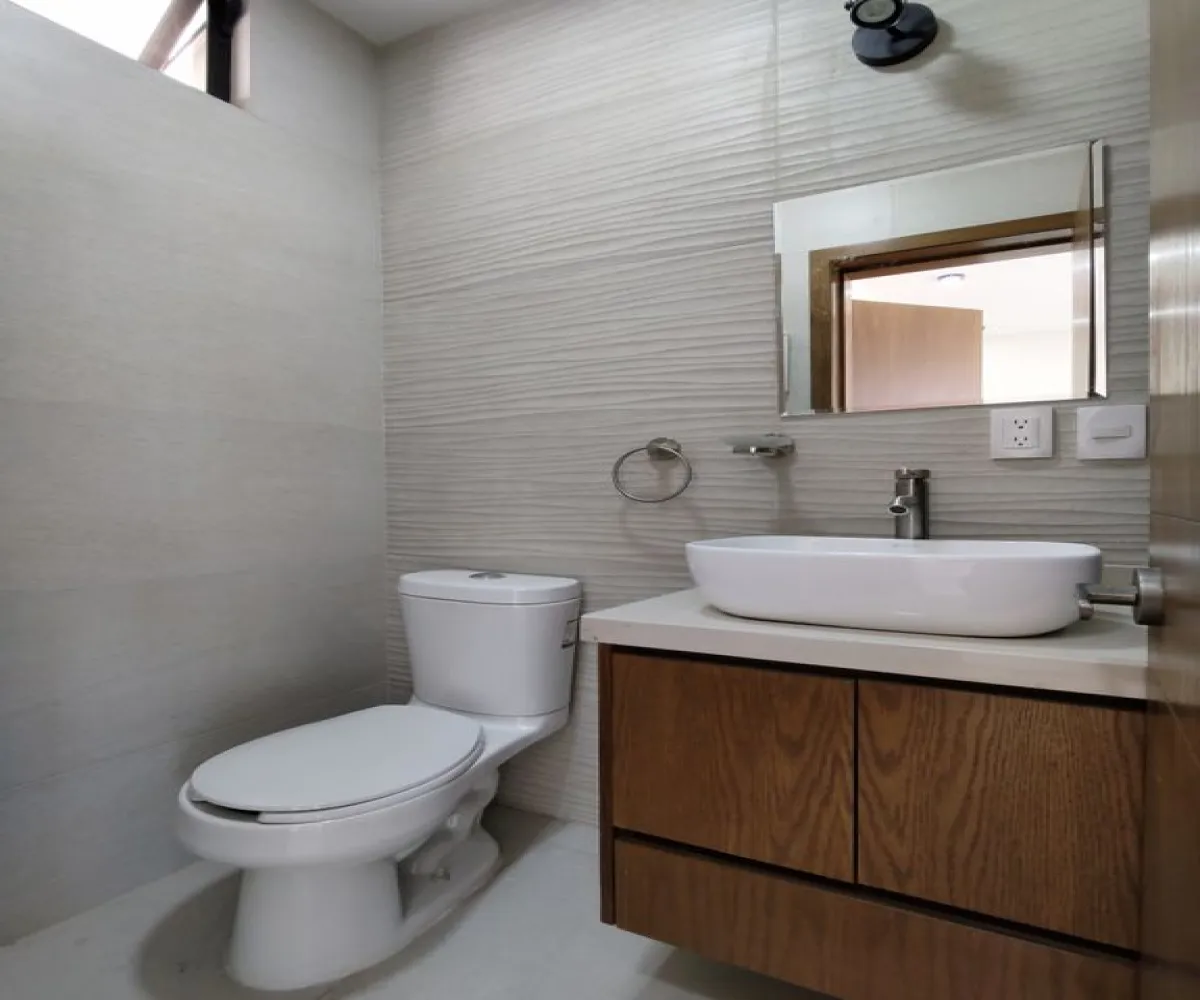 Casa En Venta,Tlaquepaque,Av. De los Bosques S/N 53, San Pedro Tlaquepaque, Jalisco 45610, 2 Habitaciones,3 Baños,Av. De los Bosques,2,pTarDHU