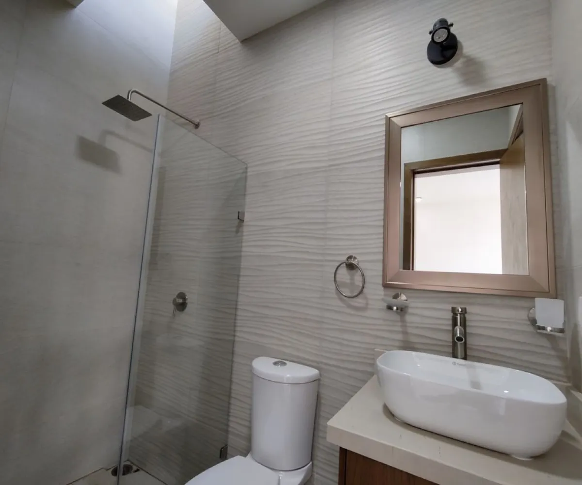 Casa En Venta,Tlaquepaque,Av. De los Bosques S/N 53, San Pedro Tlaquepaque, Jalisco 45610, 2 Habitaciones,3 Baños,Av. De los Bosques,2,pTarDHU