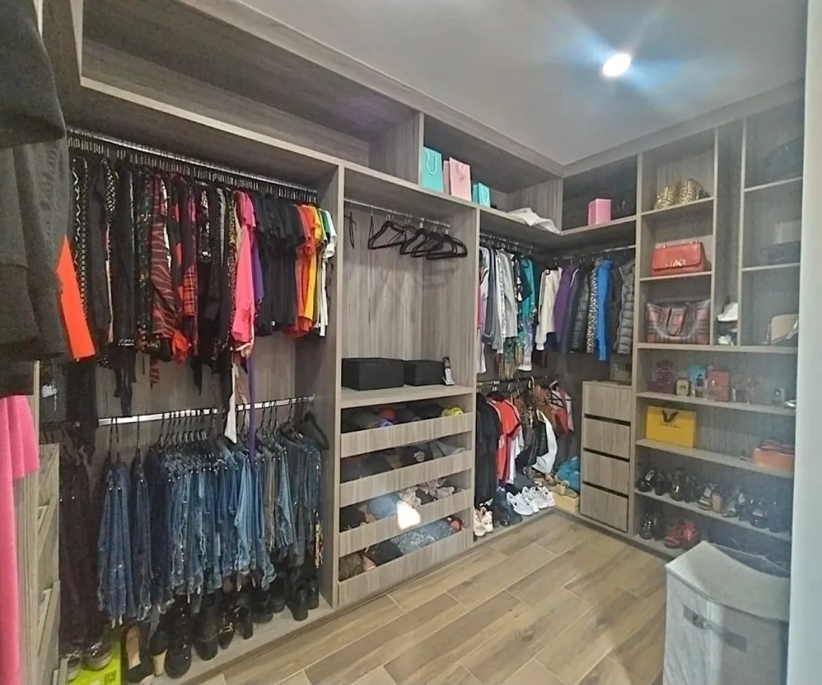 Casa En Venta,Rinconada de Santa Anita ,Santa Ana 601 52, Tlajomulco de Zúñiga, Jalisco 45600, 4 Habitaciones,3 Baños,Santa Ana,1,pSEk1Yc