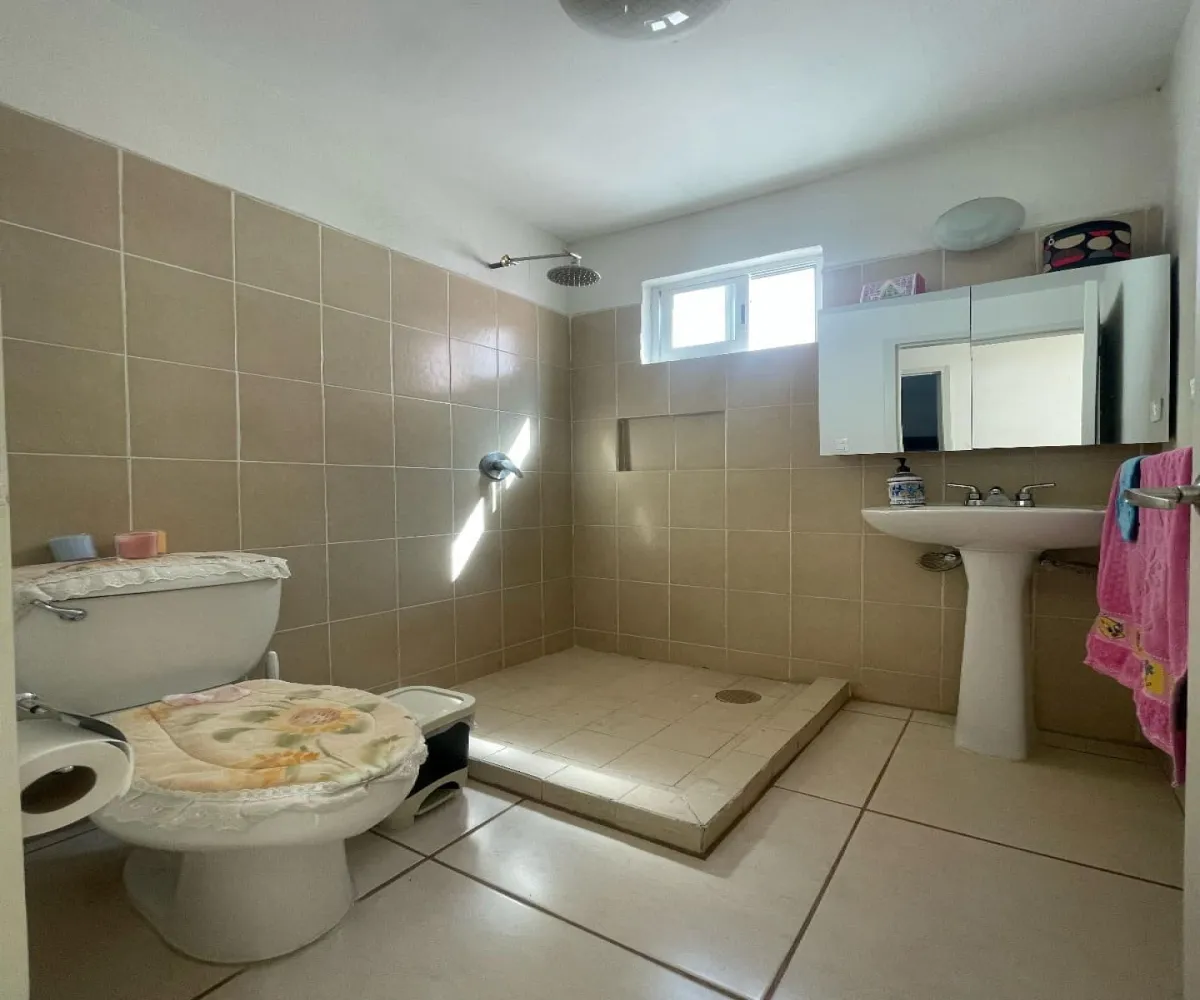 Casa En Venta,Pontevedra,Paseo Pedreira 48, Tlajomulco de Zúñiga, Jalisco 45645, 3 Habitaciones,2 Baños,Paseo ,2,723180