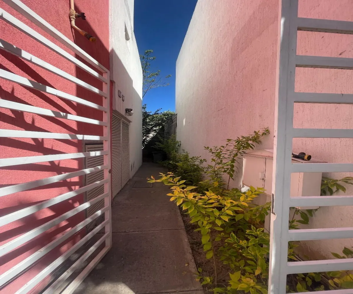 Casa En Venta,Pontevedra,Paseo Pedreira 48, Tlajomulco de Zúñiga, Jalisco 45645, 3 Habitaciones,2 Baños,Paseo ,2,723180