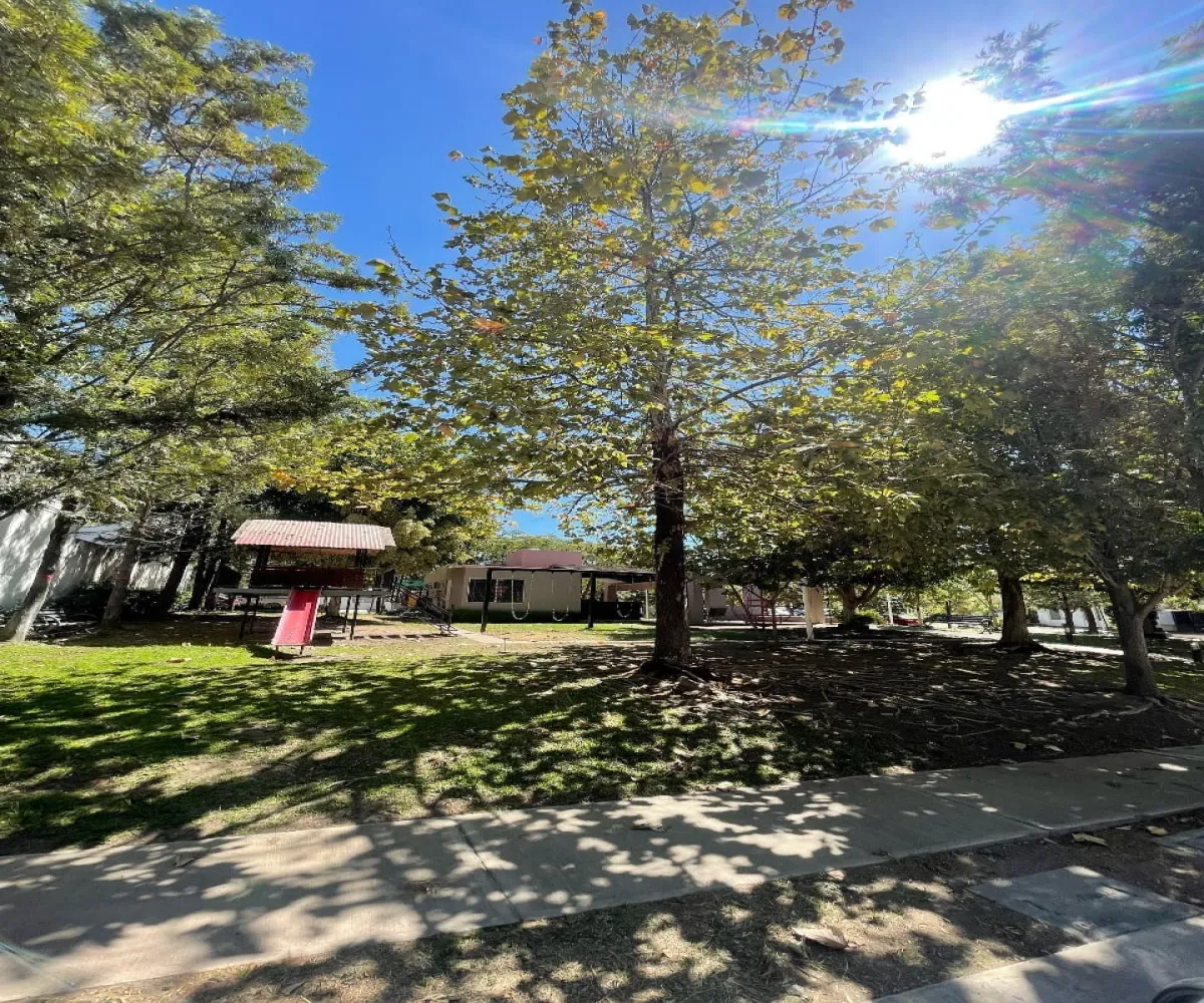 Casa En Venta,Pontevedra,Paseo Pedreira 48, Tlajomulco de Zúñiga, Jalisco 45645, 3 Habitaciones,2 Baños,Paseo ,2,723180