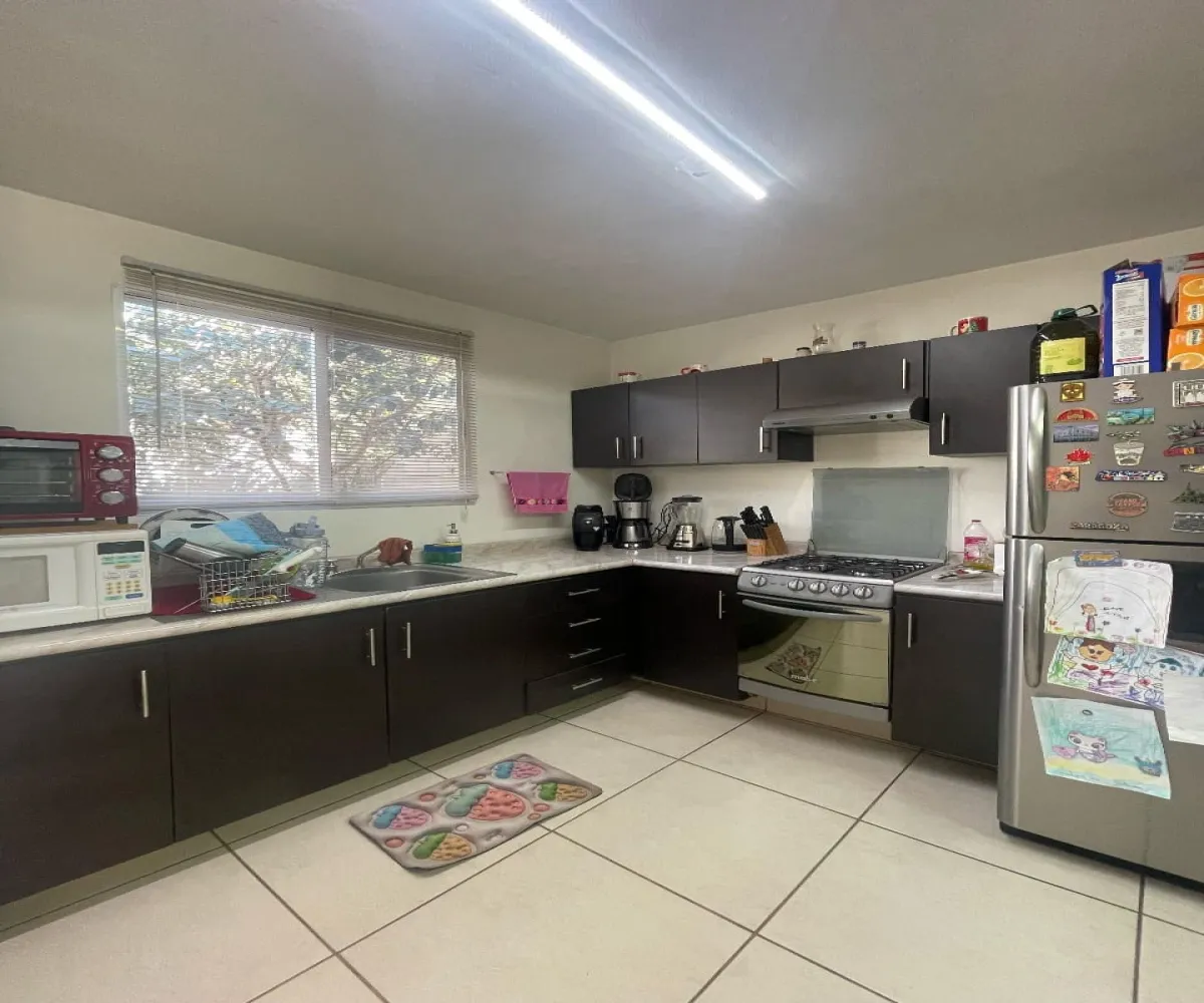 Casa En Venta,Pontevedra,Paseo Pedreira 48, Tlajomulco de Zúñiga, Jalisco 45645, 3 Habitaciones,2 Baños,Paseo ,2,723180