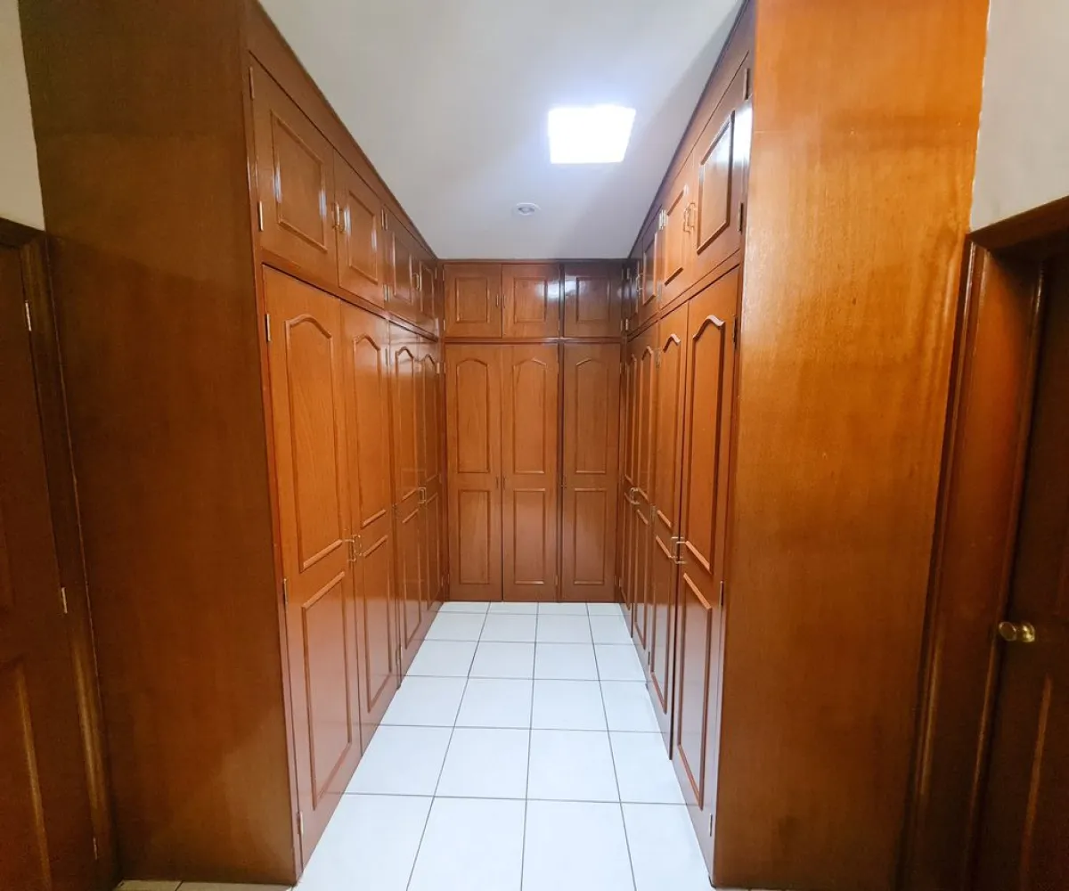 Casa En Venta,Bugambilias,Circuito de las Flores Poniente S/N, Zapopan, Jalisco 45237, 3 Habitaciones,3 Baños,Circuito de las Flores Poniente,1,pFUV04M