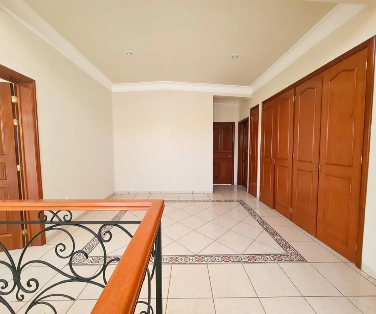 Casa En Venta,Bugambilias,Circuito de las Flores Poniente S/N, Zapopan, Jalisco 45237, 3 Habitaciones,3 Baños,Circuito de las Flores Poniente,1,pFUV04M