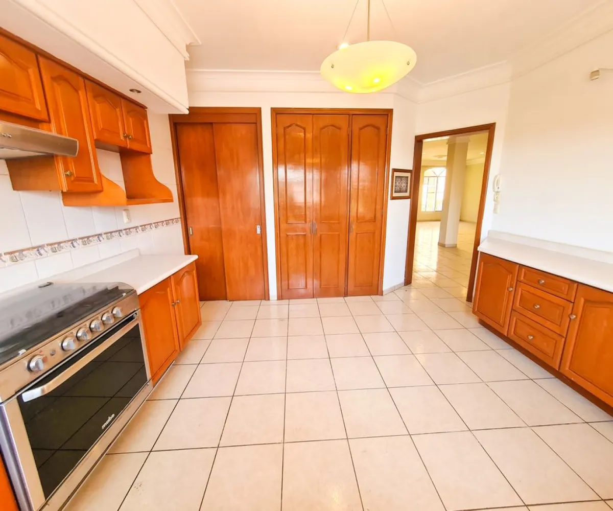 Casa En Venta,Bugambilias,Circuito de las Flores Poniente S/N, Zapopan, Jalisco 45237, 3 Habitaciones,3 Baños,Circuito de las Flores Poniente,1,pFUV04M