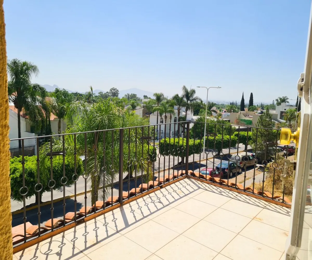 Casa En Venta,Bugambilias,Circuito de las Flores Poniente S/N, Zapopan, Jalisco 45237, 3 Habitaciones,3 Baños,Circuito de las Flores Poniente,1,pFUV04M