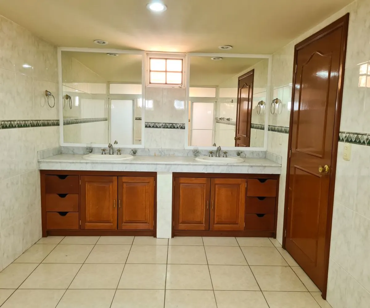 Casa En Venta,Bugambilias,Circuito de las Flores Poniente S/N, Zapopan, Jalisco 45237, 3 Habitaciones,3 Baños,Circuito de las Flores Poniente,1,pFUV04M